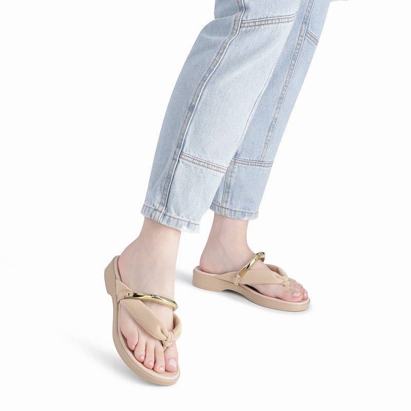 Chinelo Maitê Anabela Baixo Brule