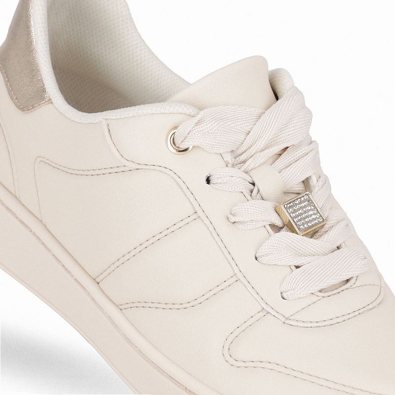Tênis Beta Salto Baixo Off White com Ouro