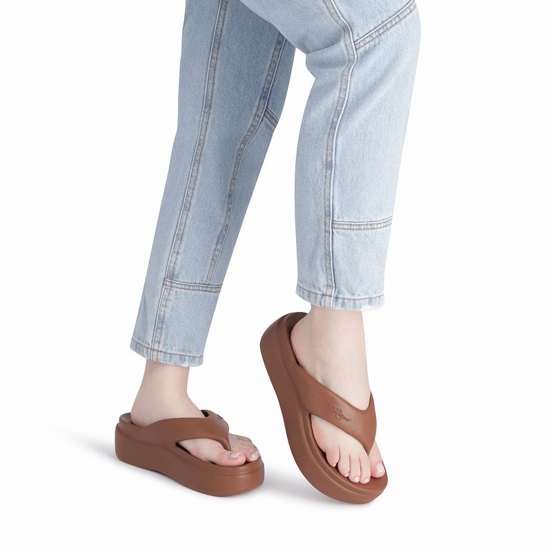 Chinelo Marshmallow Flatform Chocolate