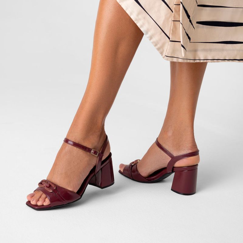 Sandália Flavia Salto Alto Vinho