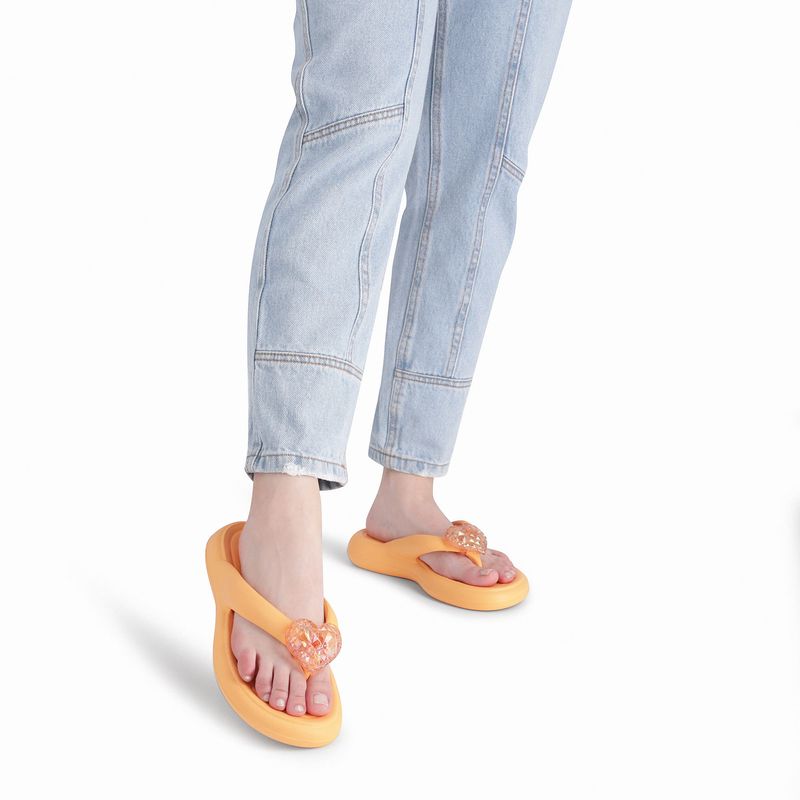 Chinelo Marshmallow com Enfeite Salmão