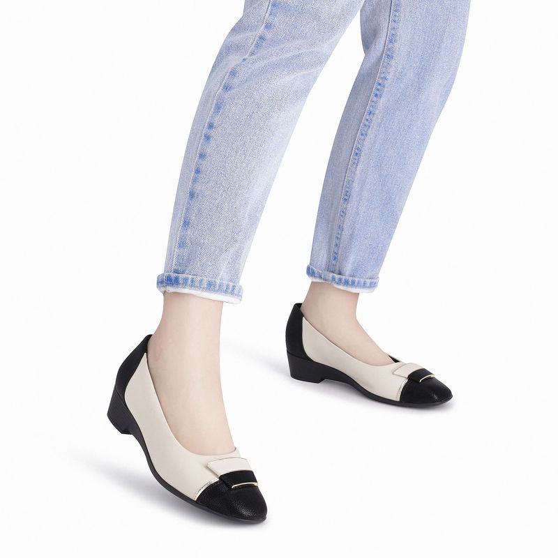 Sapato Anabela Médio Off White com Preto