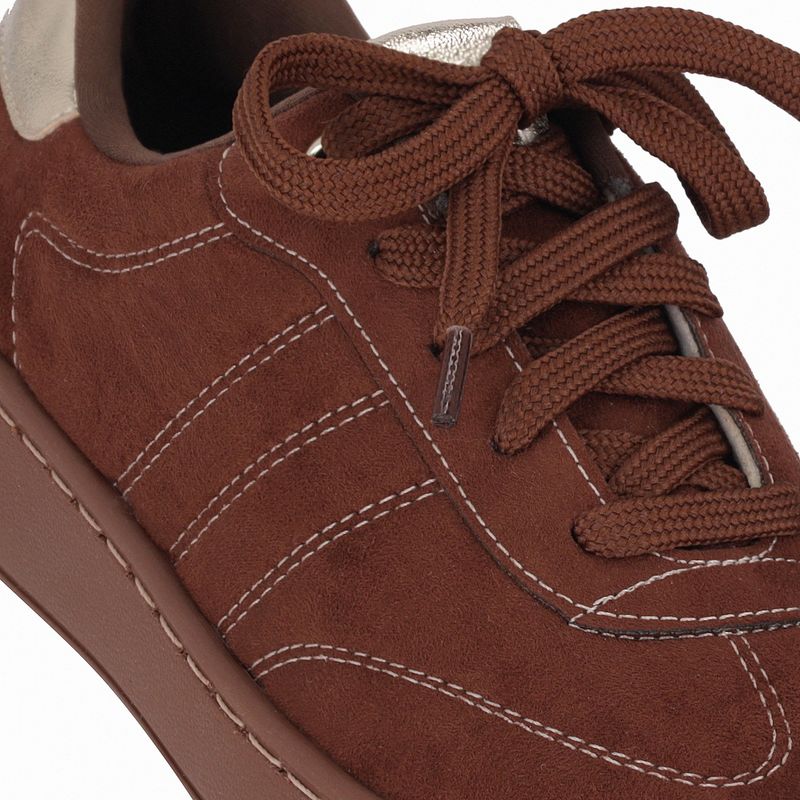 Tênis Beta Salto Baixo Pinhao/Ouro