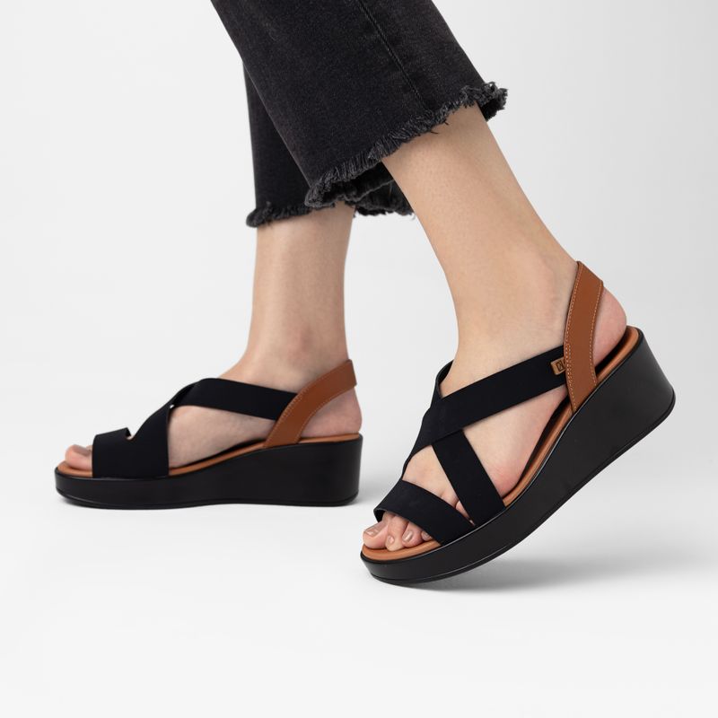 Sandália Anabela Médio Preto com Ocre