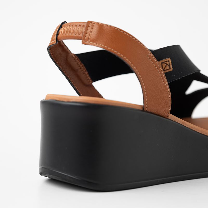 Sandália Anabela Médio Preto com Ocre