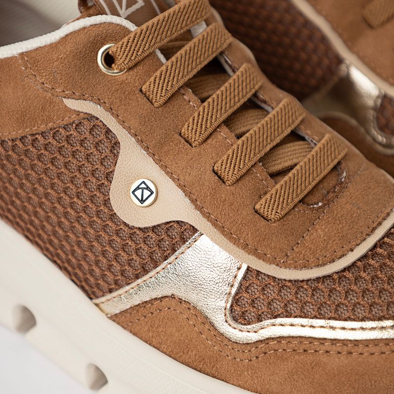 Tênis Anabela Médio Mascavo com Ouro - PICCADILLY