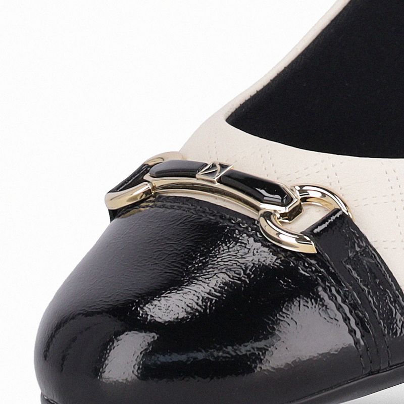 Sapato Slingback Laura Salto Médio Off White com Preto